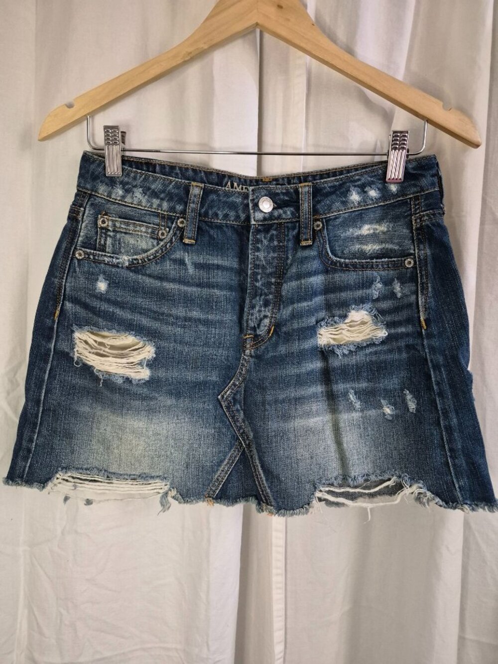 American Eagle 4 Medium Wash Distressed Boho Biker Concert Outdoor Casual Skirt